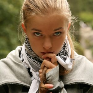Une Gaulle Prête à Sortir de Son Four ? Elle - rencontre-Teen-Franconville